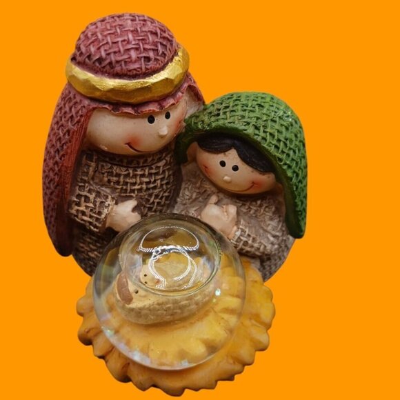 Nativity Scene Figurine With Snow Globe Accents - Picture 3 of 7
